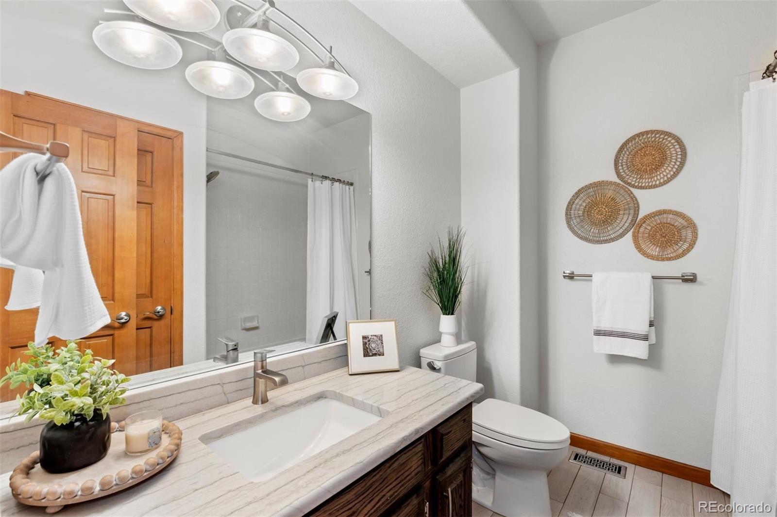 MLS Image #13 for 7592 s monaco way,centennial, Colorado