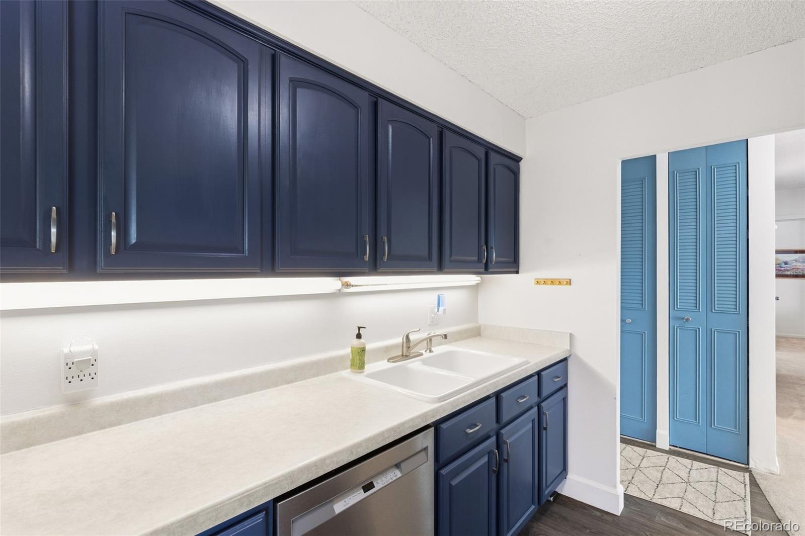MLS Image #10 for 411  lakewood circle a-212,colorado springs, Colorado