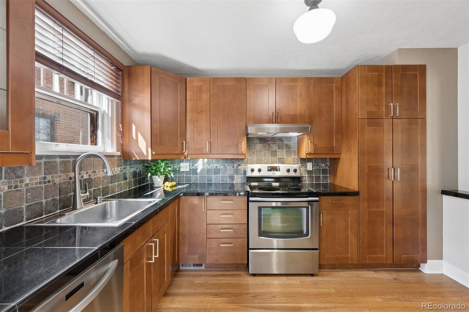 MLS Image #16 for 1390  eudora street,denver, Colorado
