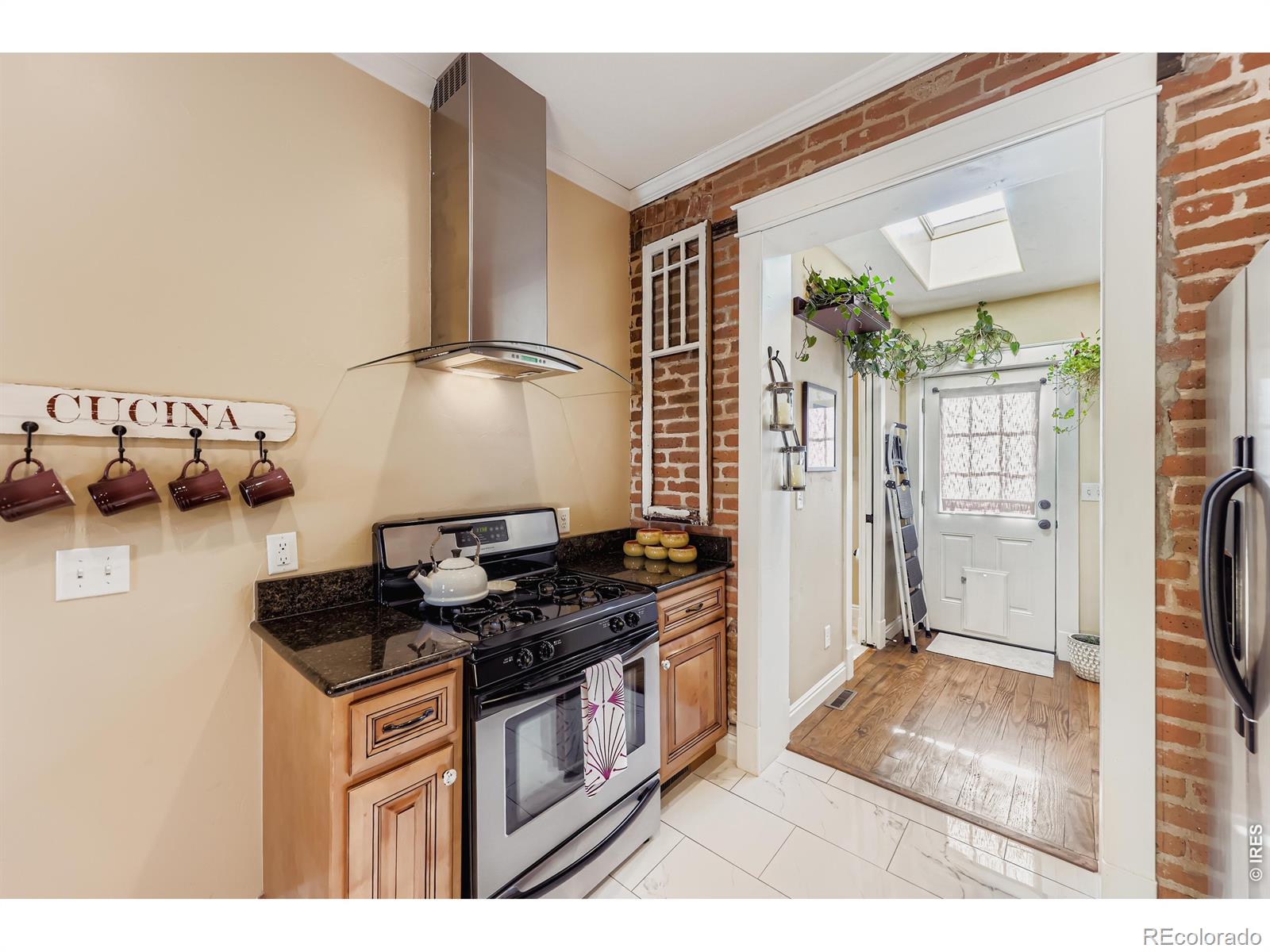 MLS Image #10 for 1618 e 24th avenue,denver, Colorado