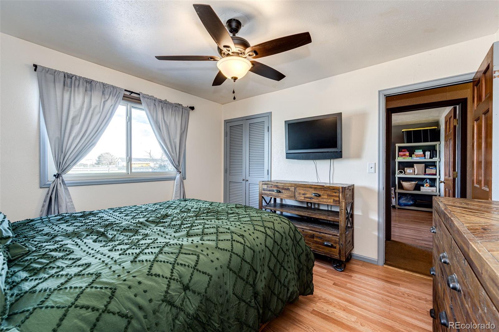 MLS Image #16 for 283 e 3rd place,byers, Colorado