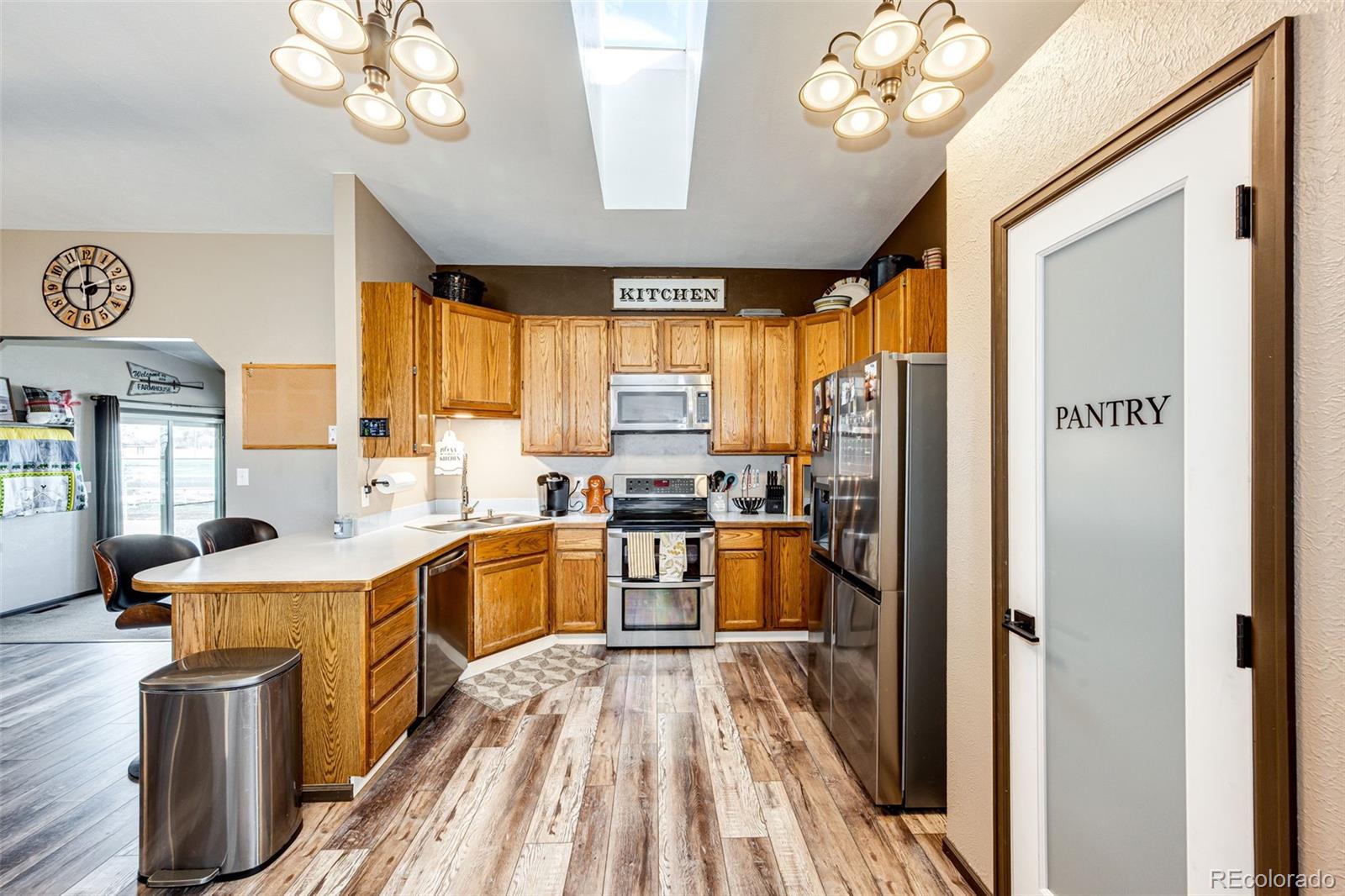 MLS Image #9 for 283 e 3rd place,byers, Colorado