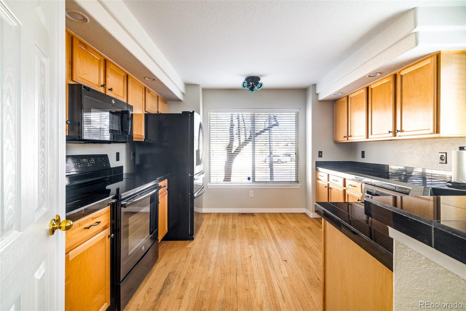 MLS Image #10 for 2454 s scranton way,aurora, Colorado