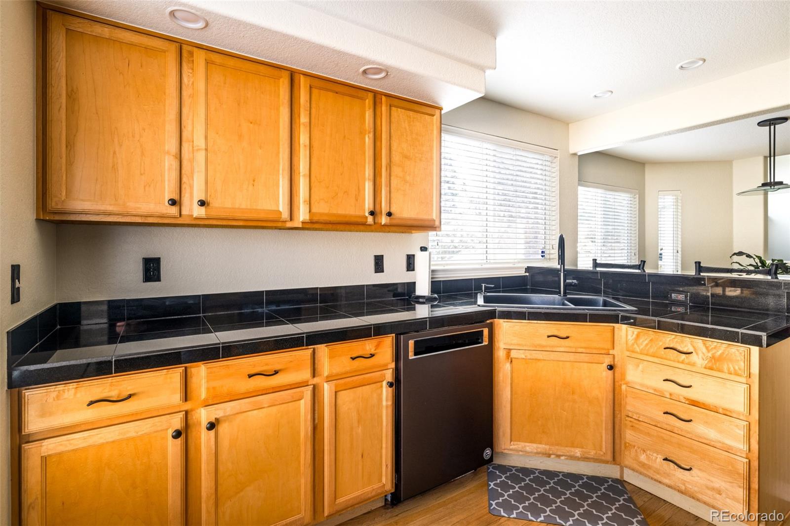 MLS Image #11 for 2454 s scranton way,aurora, Colorado