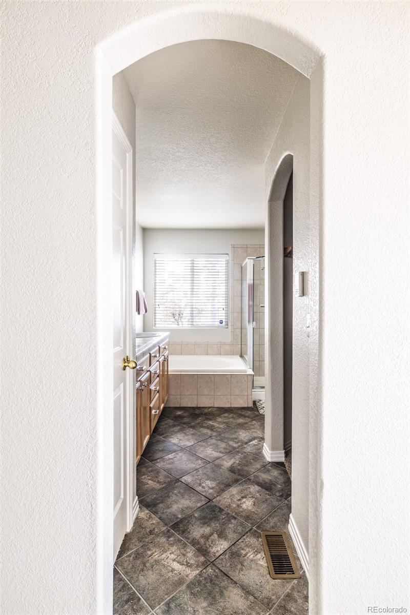 MLS Image #15 for 2454 s scranton way,aurora, Colorado