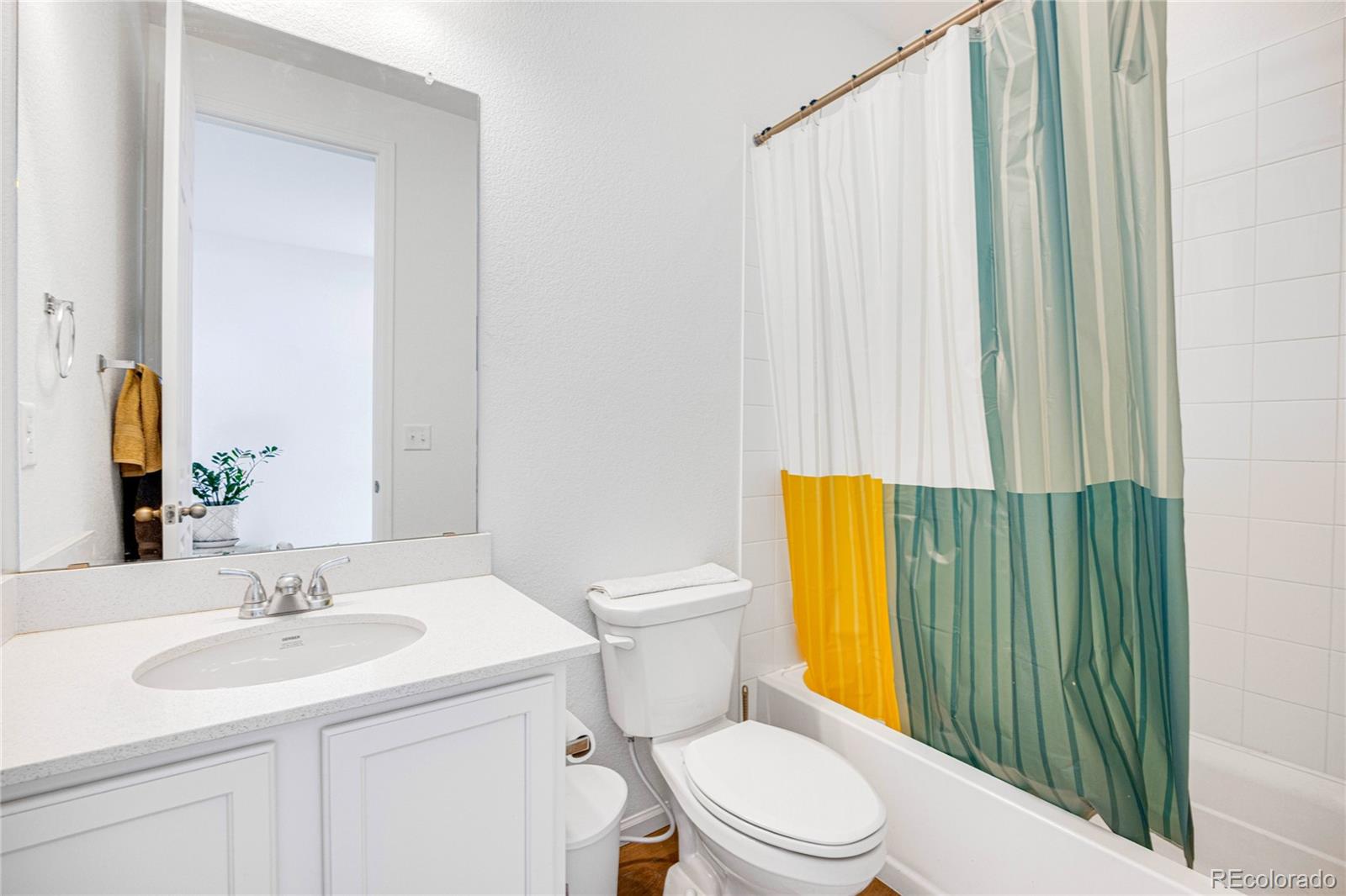 MLS Image #16 for 27695 e byers place,aurora, Colorado