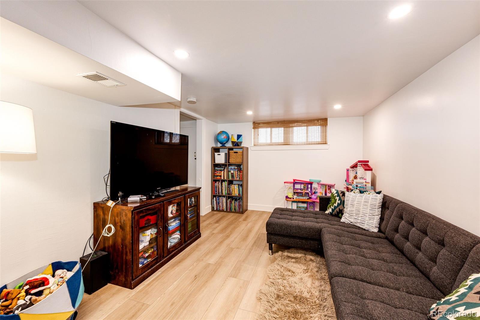 MLS Image #23 for 1321 s franklin street,denver, Colorado