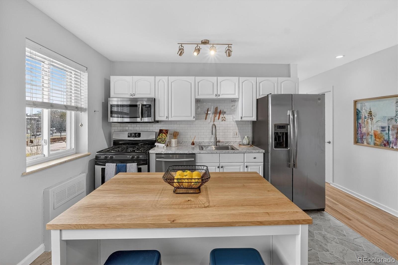 MLS Image #11 for 1101  bellaire street,denver, Colorado
