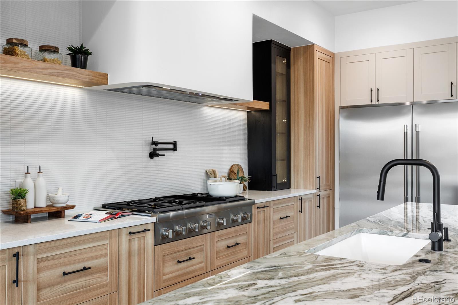 MLS Image #14 for 2701 s cook street,denver, Colorado