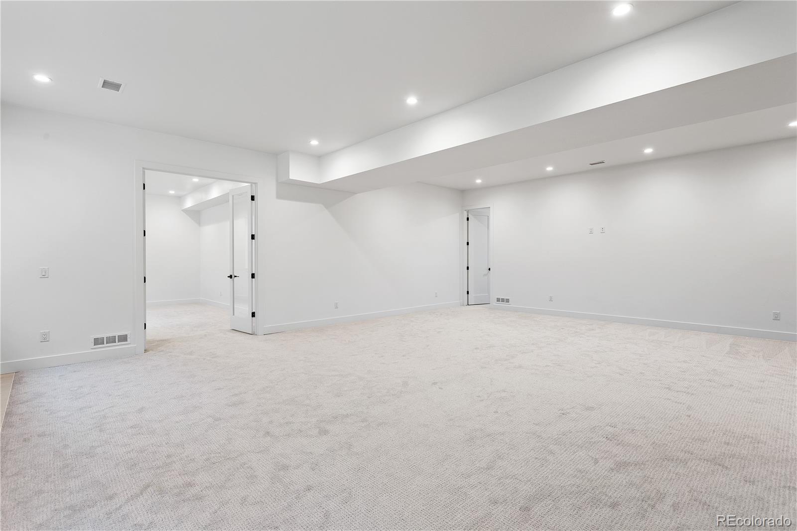 MLS Image #38 for 2701 s cook street,denver, Colorado