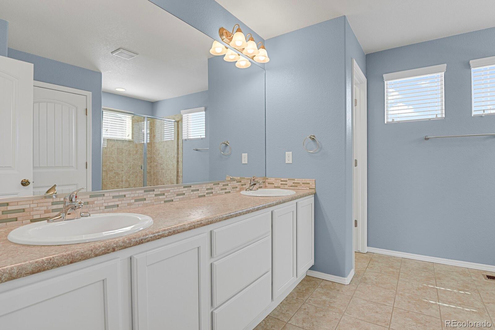 MLS Image #14 for 10672  echo canyon drive,colorado springs, Colorado