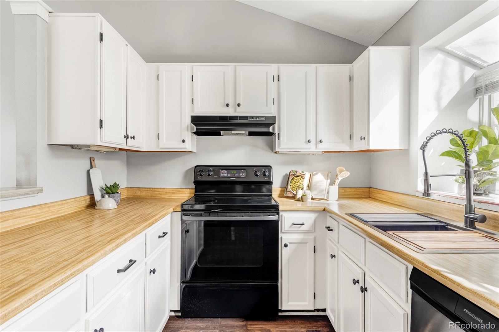 MLS Image #6 for 9622 w chatfield avenue,littleton, Colorado