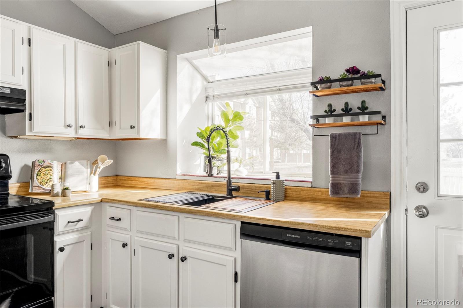 MLS Image #7 for 9622 w chatfield avenue,littleton, Colorado
