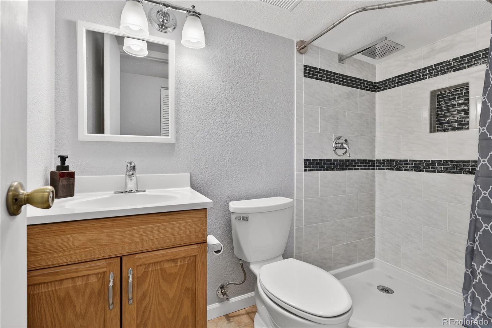 MLS Image #21 for 11632 w lake avenue,littleton, Colorado