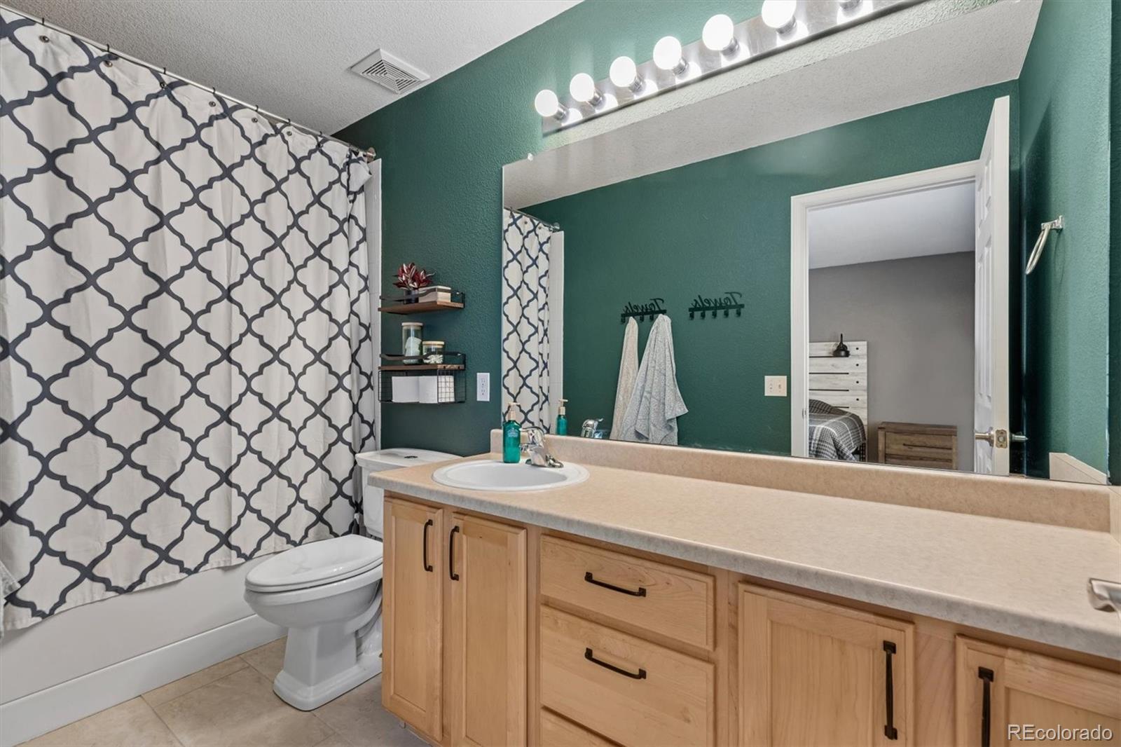 MLS Image #10 for 4983  halifax court,denver, Colorado