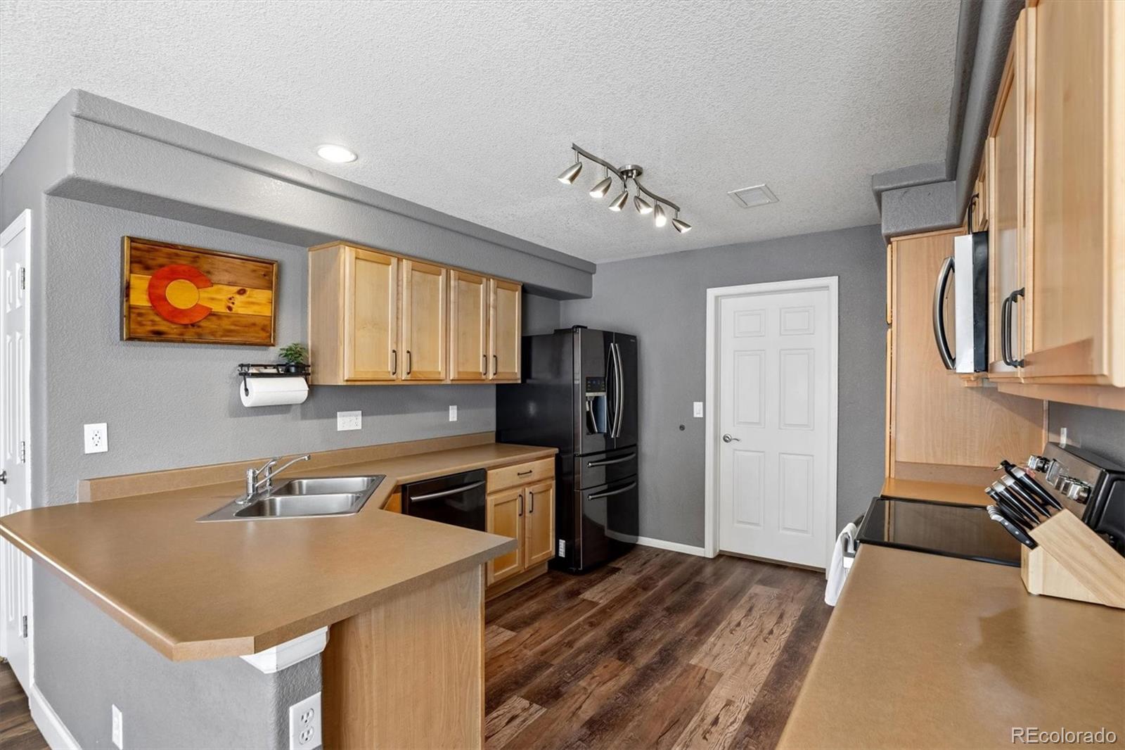 MLS Image #5 for 4983  halifax court,denver, Colorado