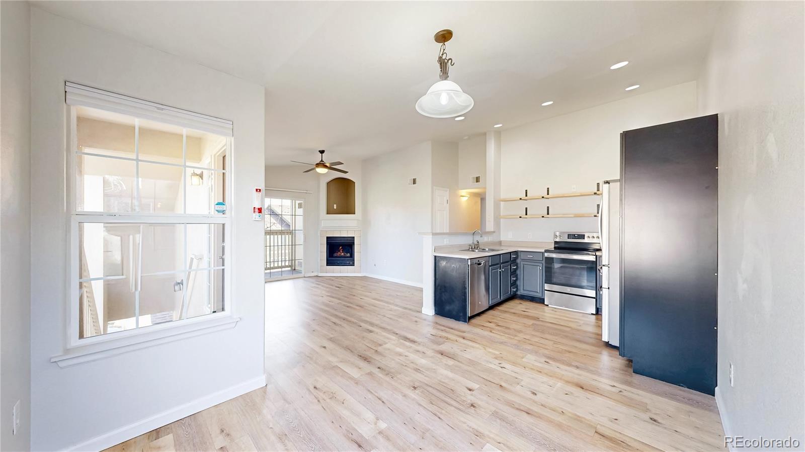 MLS Image #9 for 10035 e carolina place,aurora, Colorado