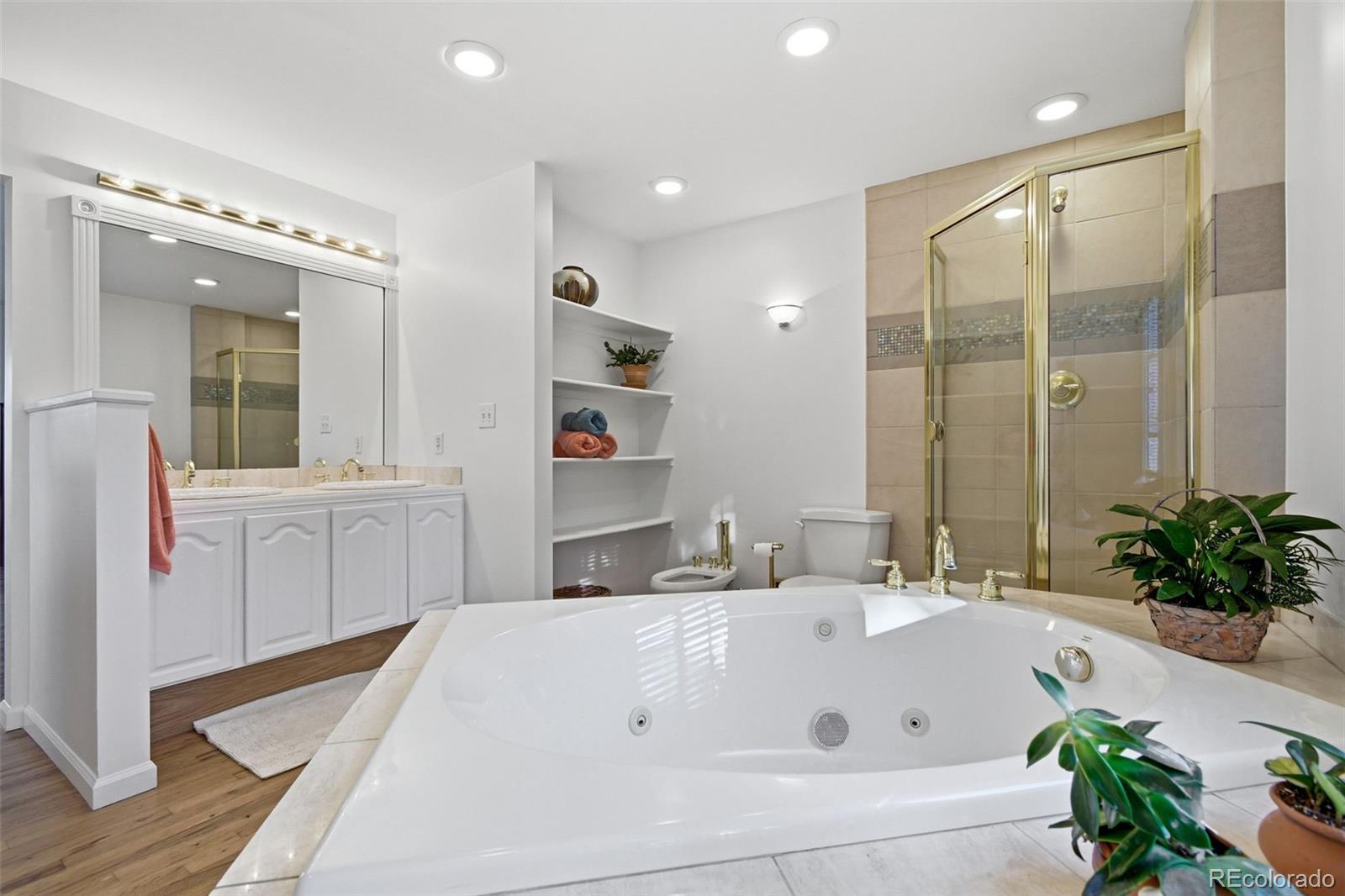 MLS Image #20 for 3561 s oneida way,denver, Colorado