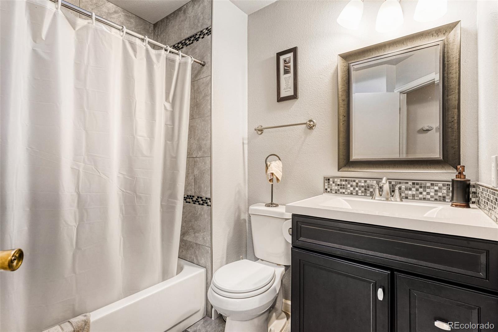 MLS Image #11 for 19356 e 40th place,denver, Colorado