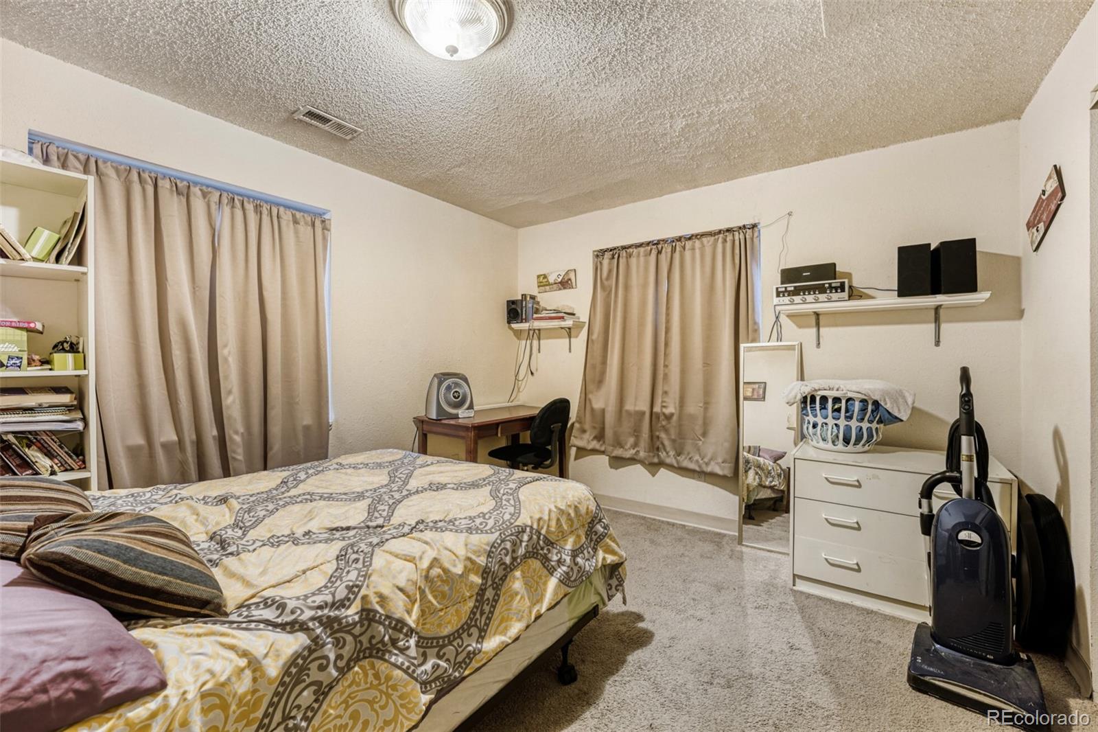 MLS Image #9 for 19356 e 40th place,denver, Colorado