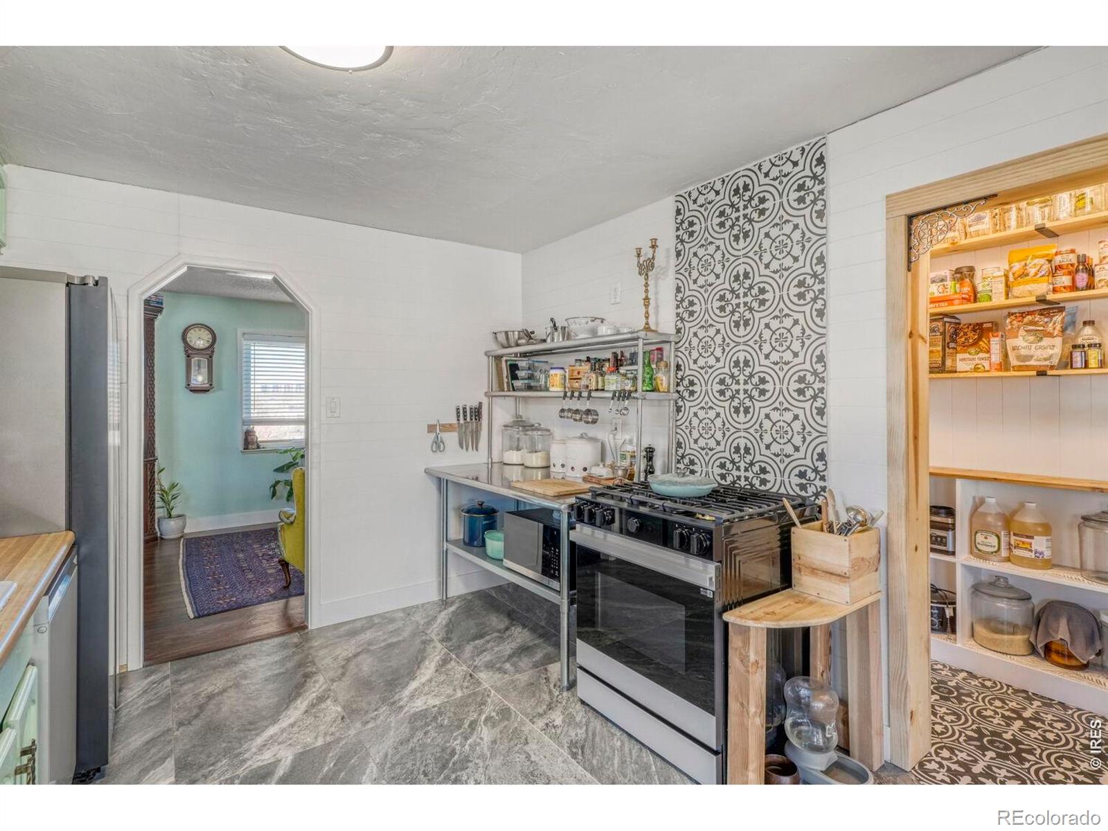 MLS Image #9 for 785 s navajo street,denver, Colorado