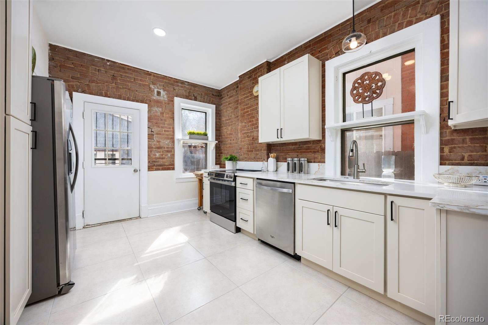MLS Image #10 for 1344 n marion street,denver, Colorado