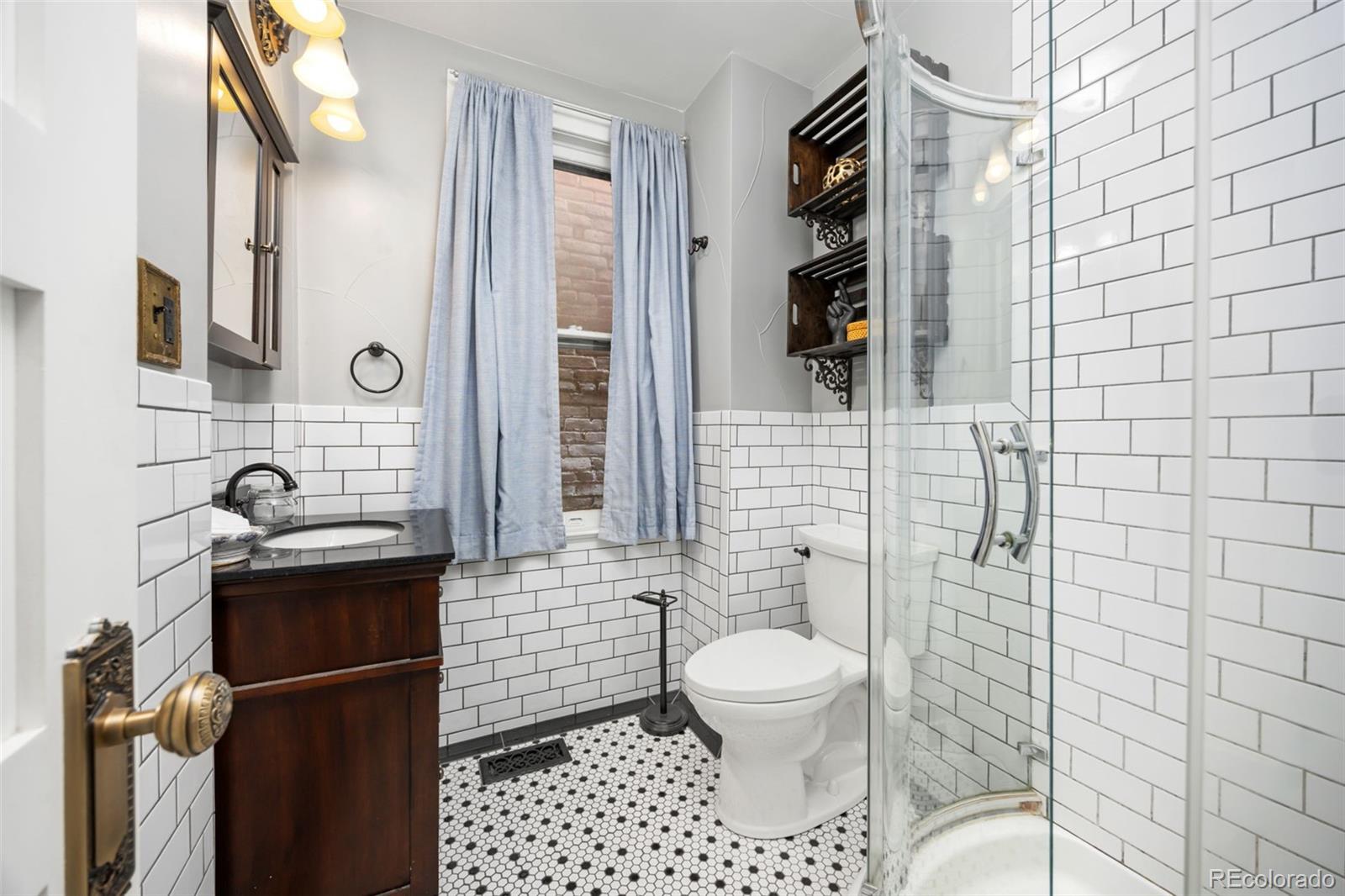 MLS Image #13 for 1344 n marion street,denver, Colorado