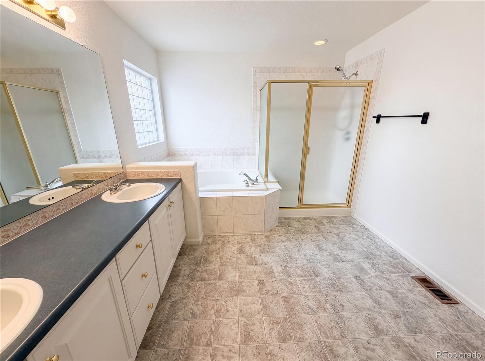 MLS Image #20 for 20000  mitchell place,denver, Colorado