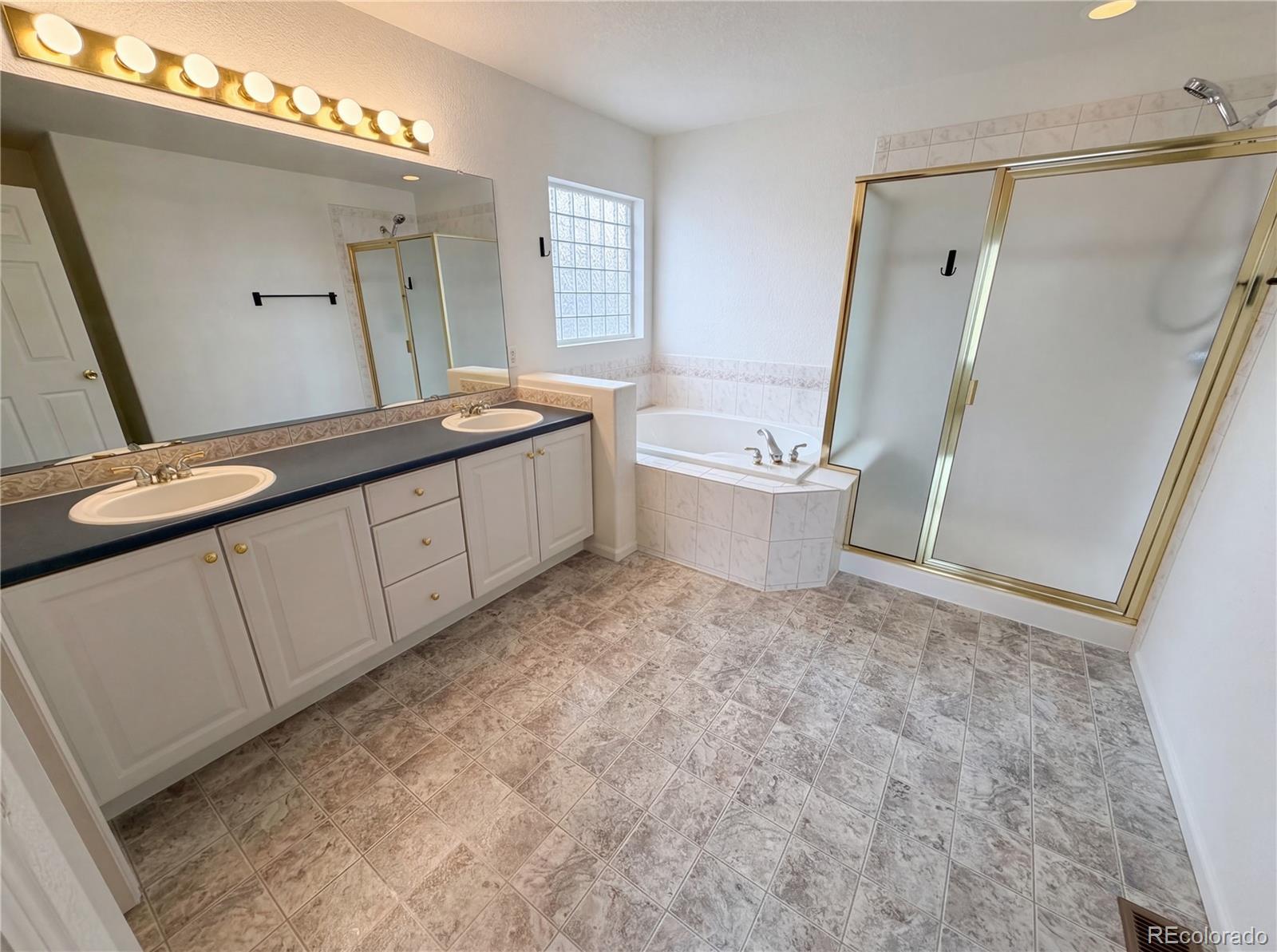 MLS Image #5 for 20000  mitchell place,denver, Colorado