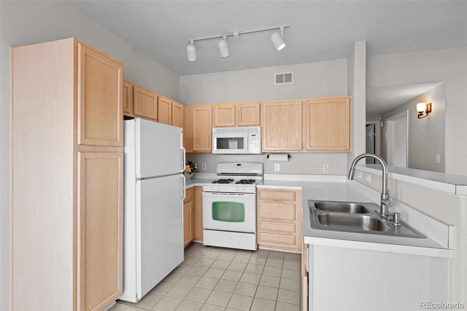 MLS Image #6 for 8389  pebble creek way,highlands ranch, Colorado