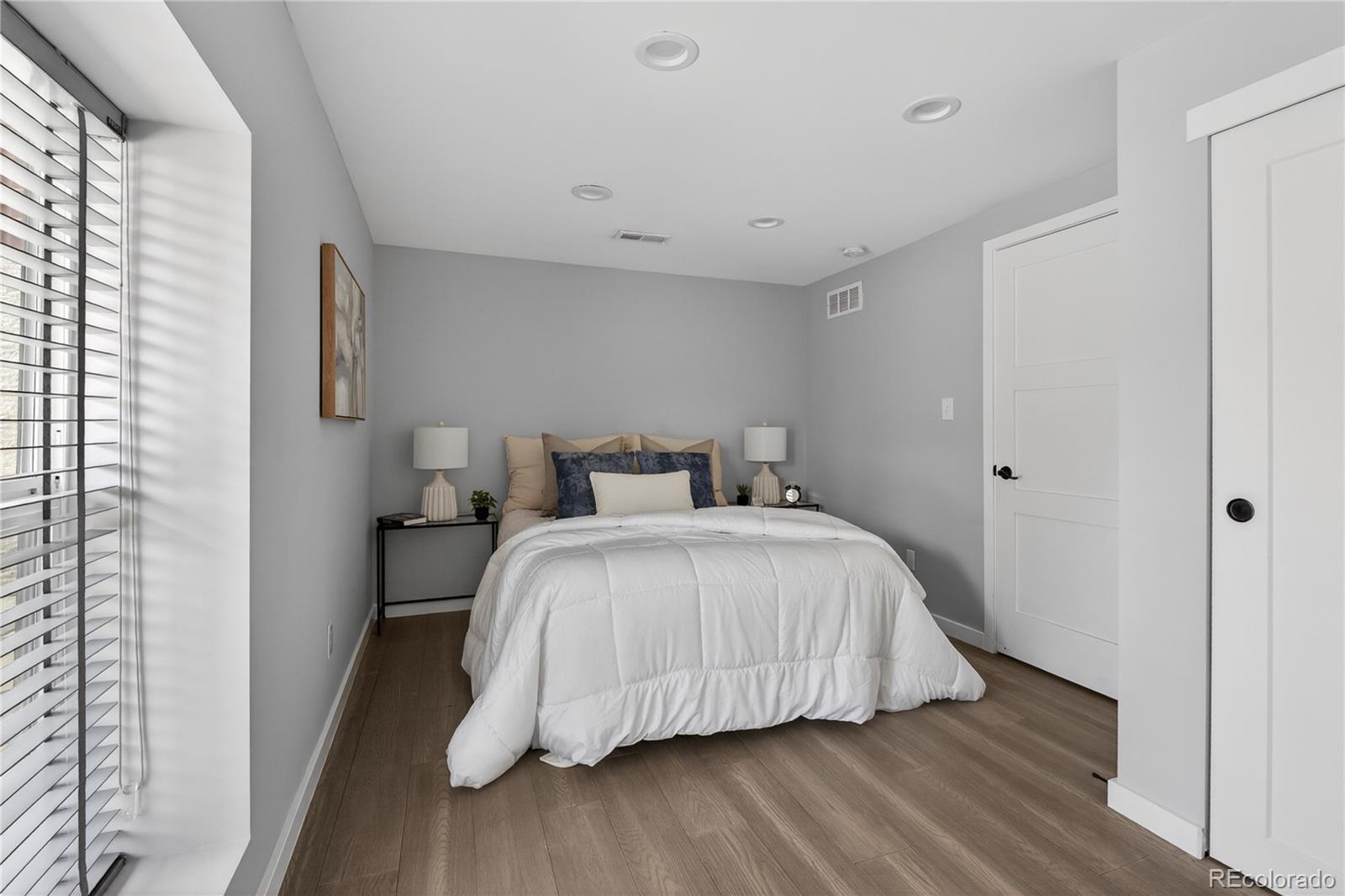 MLS Image #15 for 2390 s holly street,denver, Colorado
