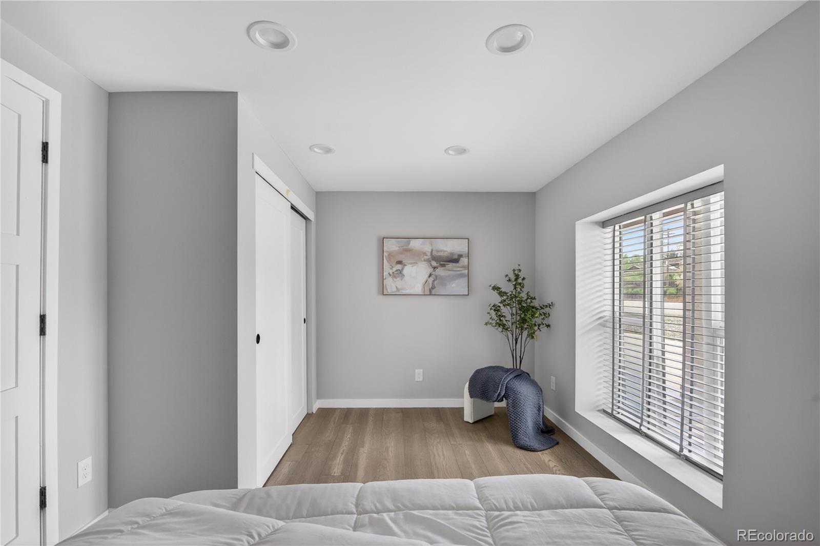 MLS Image #16 for 2390 s holly street,denver, Colorado