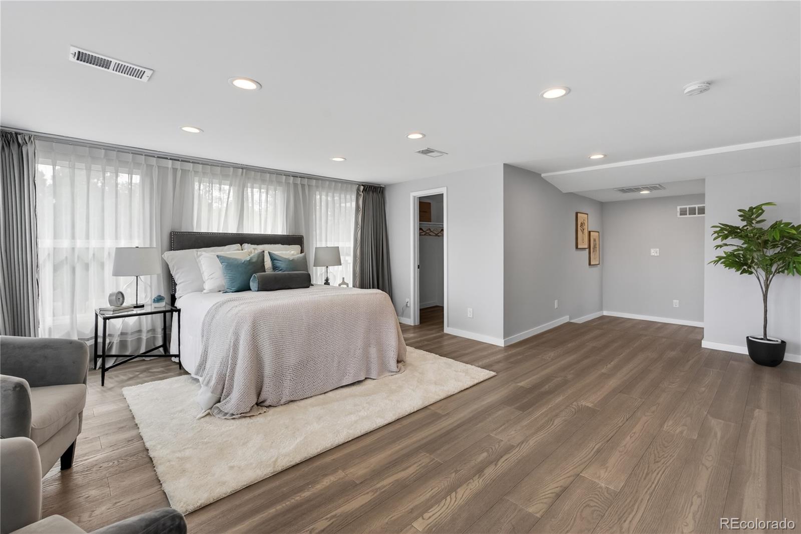 MLS Image #18 for 2390 s holly street,denver, Colorado