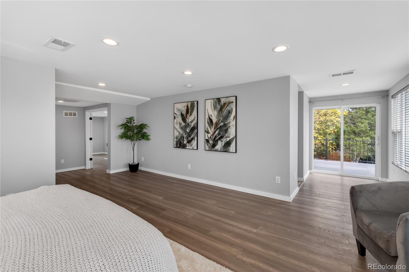 MLS Image #19 for 2390 s holly street,denver, Colorado