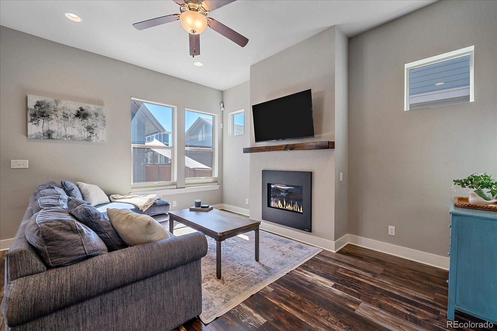 MLS Image #3 for 8528 e 54th place,denver, Colorado