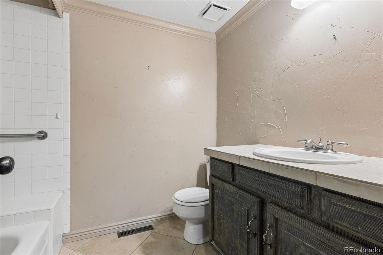 MLS Image #11 for 8228 e phillips place,centennial, Colorado