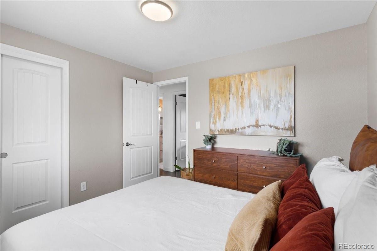 MLS Image #13 for 3921 s hazel court,englewood, Colorado