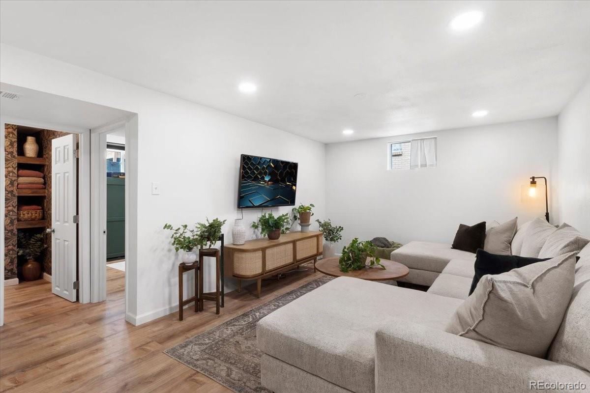 MLS Image #17 for 3921 s hazel court,englewood, Colorado