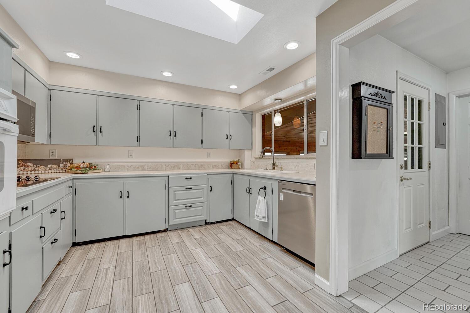 MLS Image #13 for 2443  clarkson drive,colorado springs, Colorado