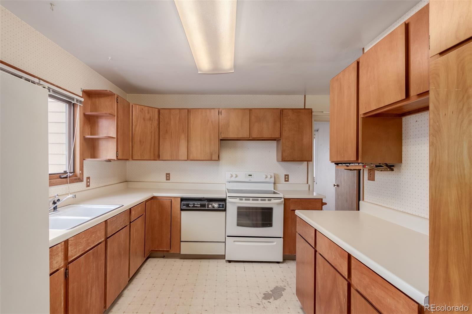 MLS Image #9 for 4301 e lasalle place,denver, Colorado