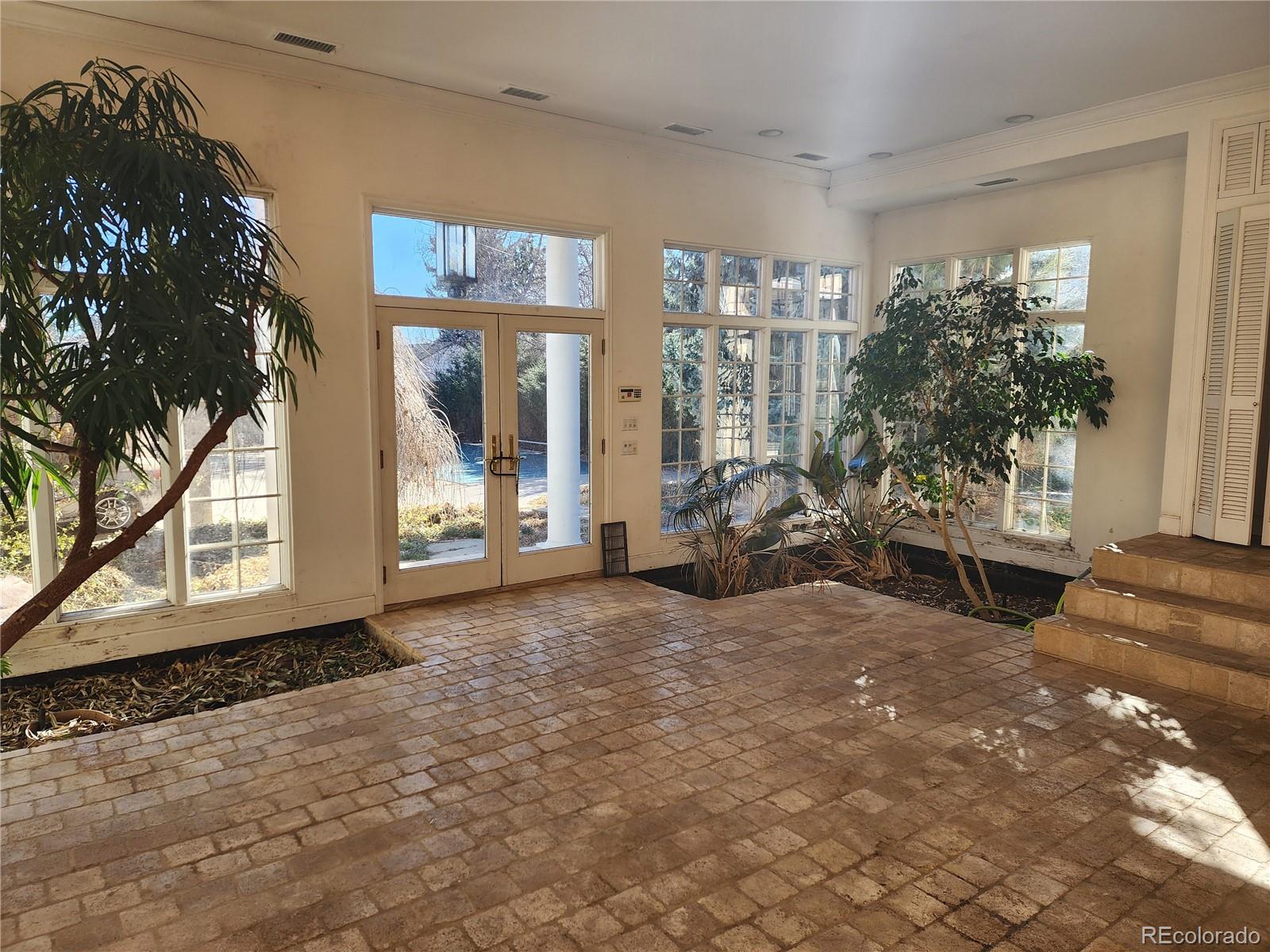 MLS Image #6 for 5220 e 17th avenue parkway,denver, Colorado