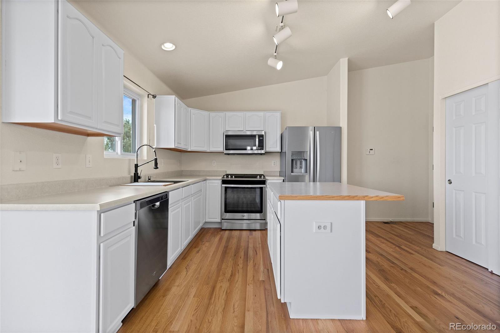 MLS Image #10 for 7422  eagle rock drive,littleton, Colorado