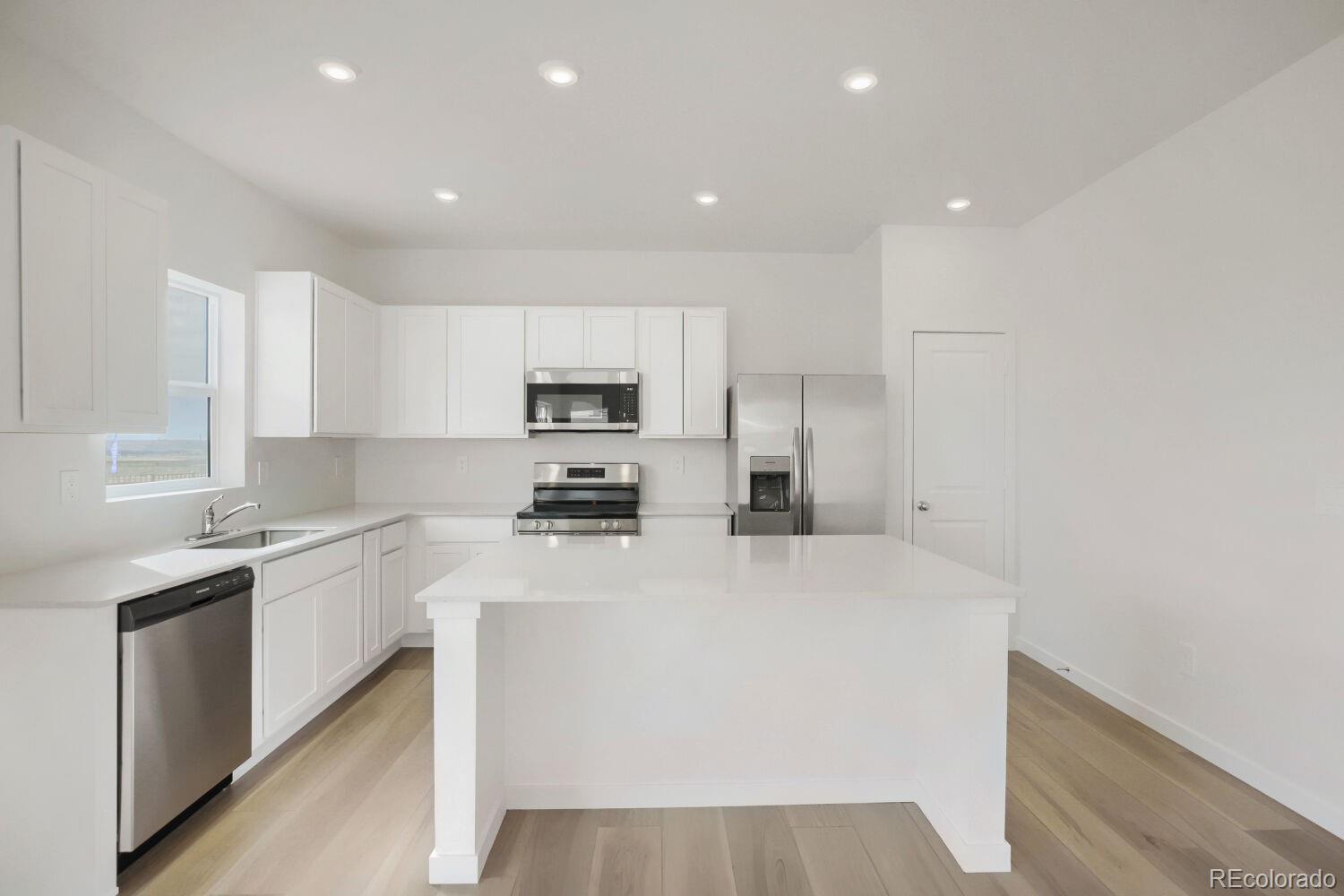 MLS Image #3 for 255  mia lane,johnstown, Colorado