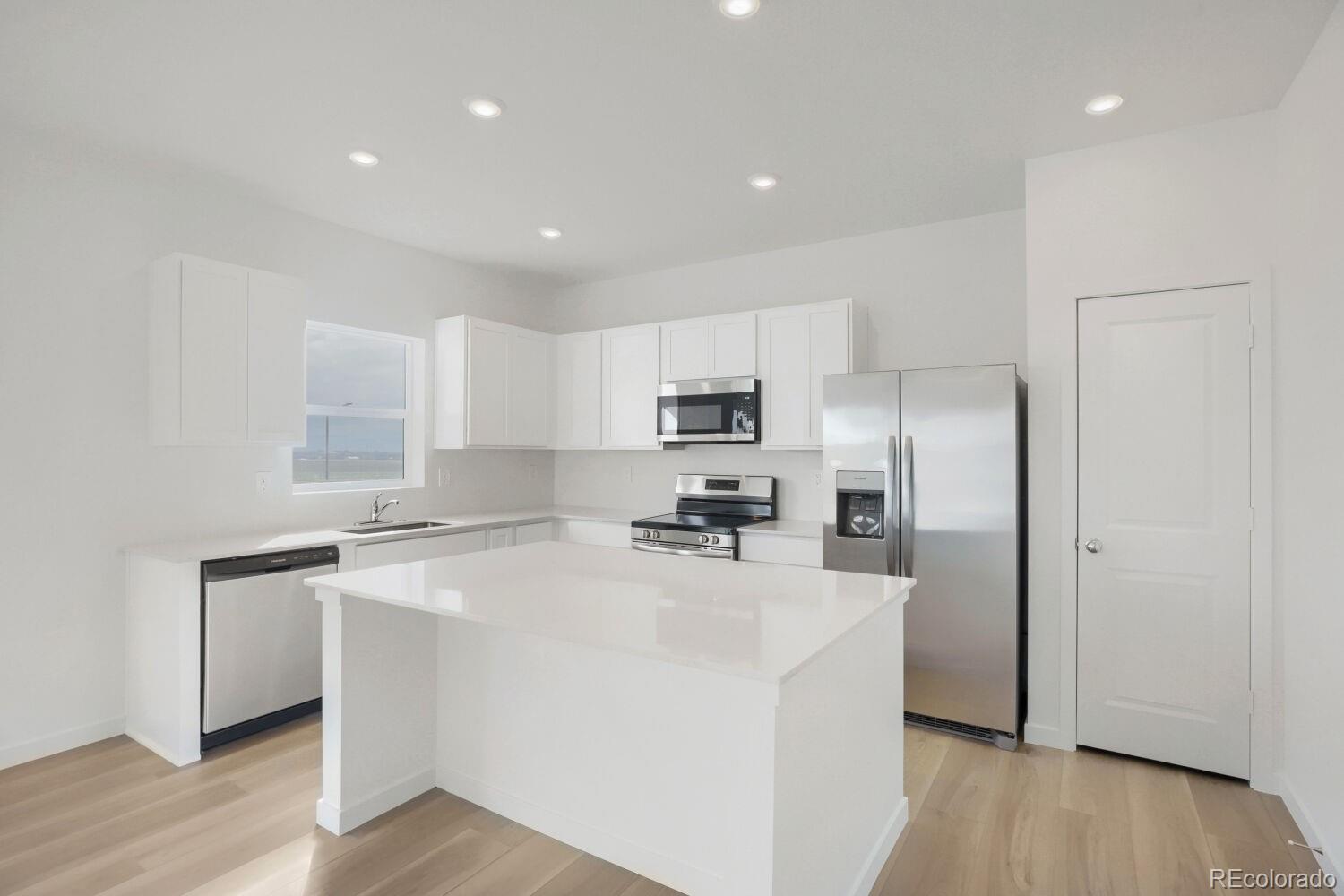MLS Image #4 for 255  mia lane,johnstown, Colorado