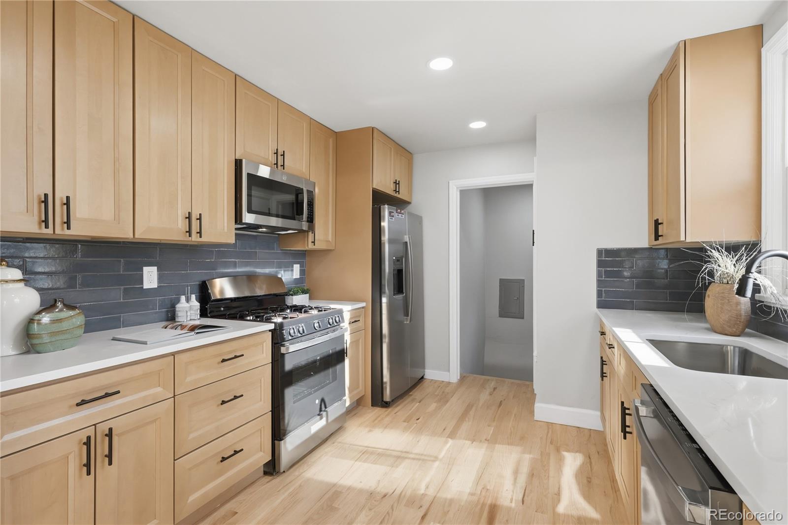 MLS Image #14 for 2732 s downing circle,denver, Colorado
