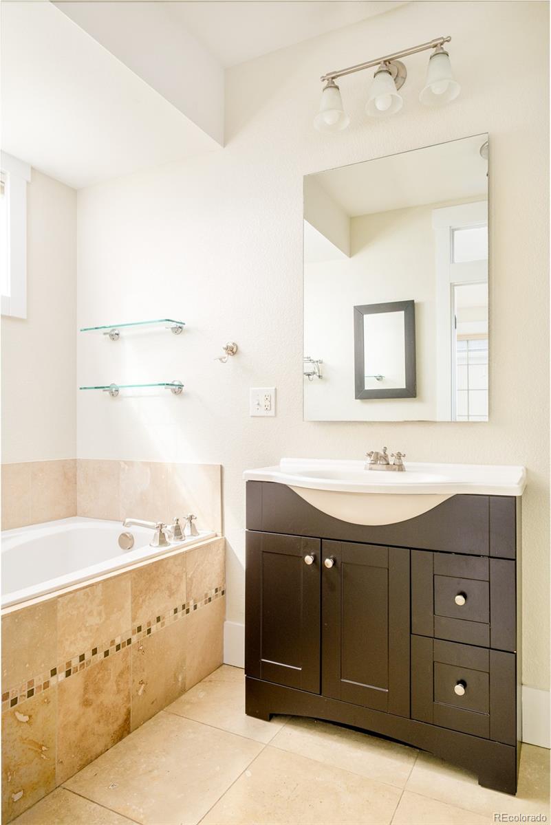 MLS Image #12 for 942 s pearl street 101,denver, Colorado