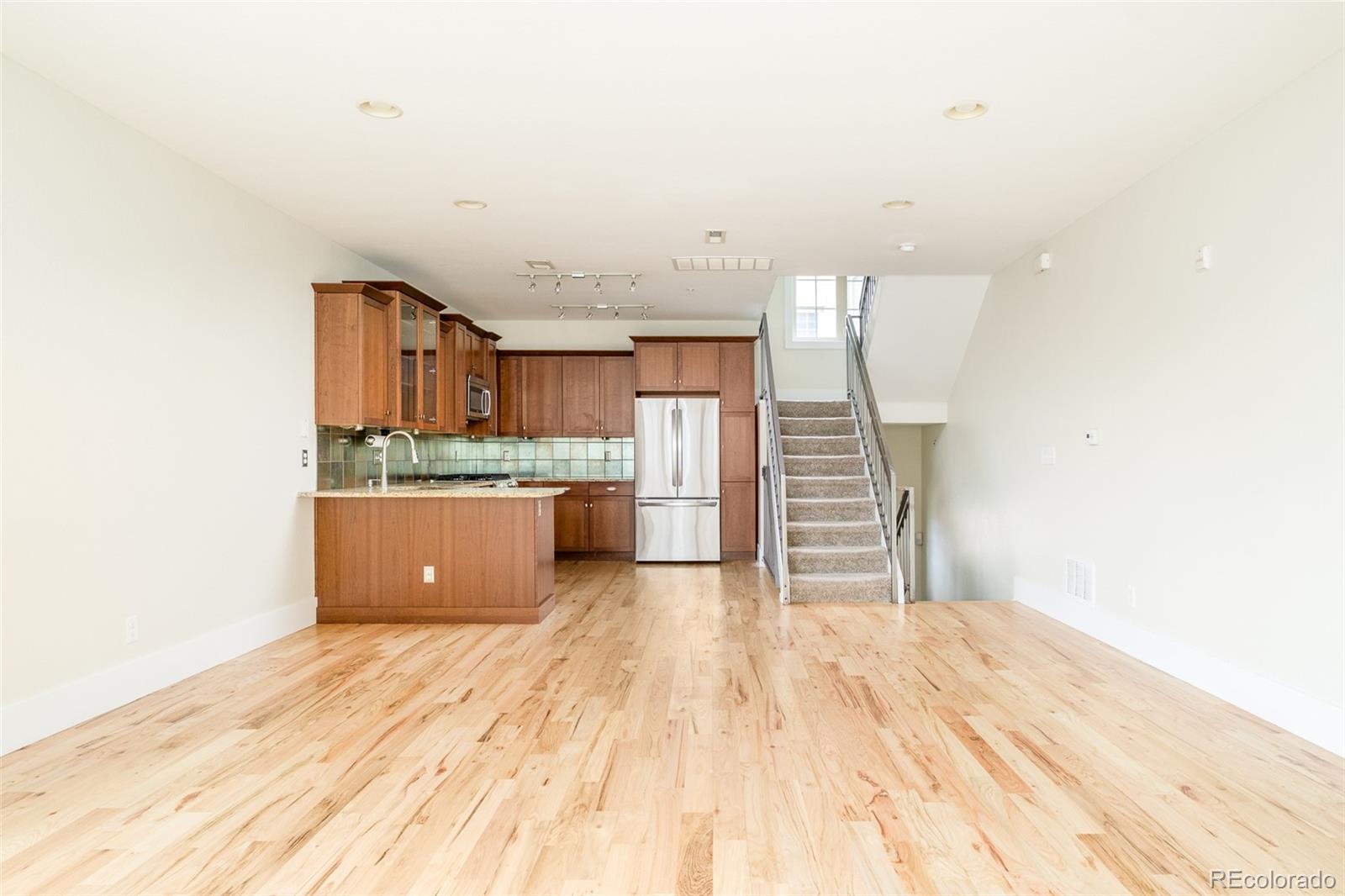 MLS Image #3 for 942 s pearl street 101,denver, Colorado