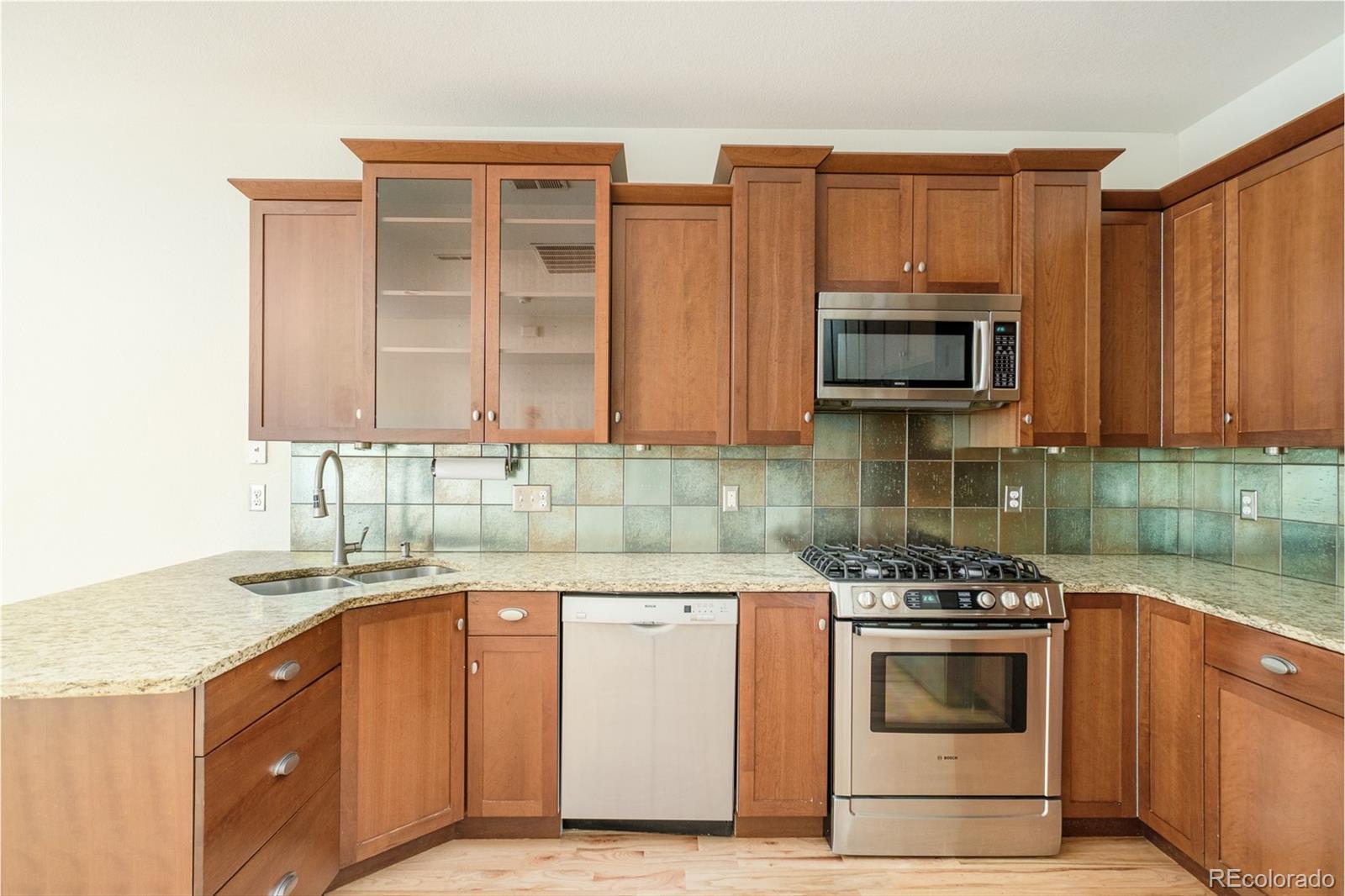 MLS Image #5 for 942 s pearl street 101,denver, Colorado