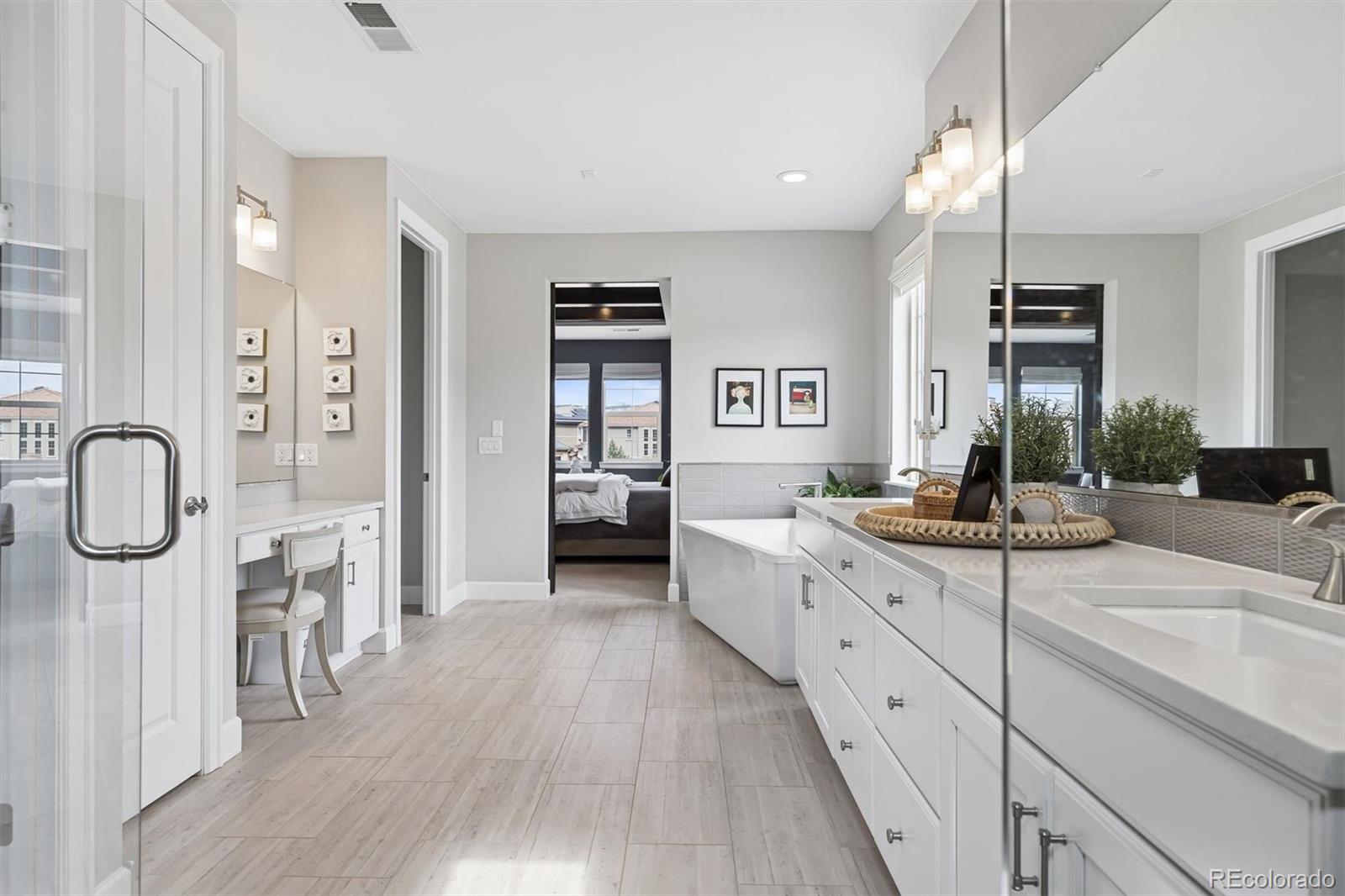 MLS Image #33 for 7003 e lake circle,centennial, Colorado