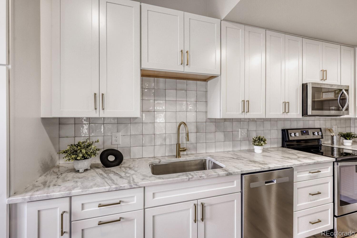 MLS Image #4 for 19795 e cornell avenue,aurora, Colorado